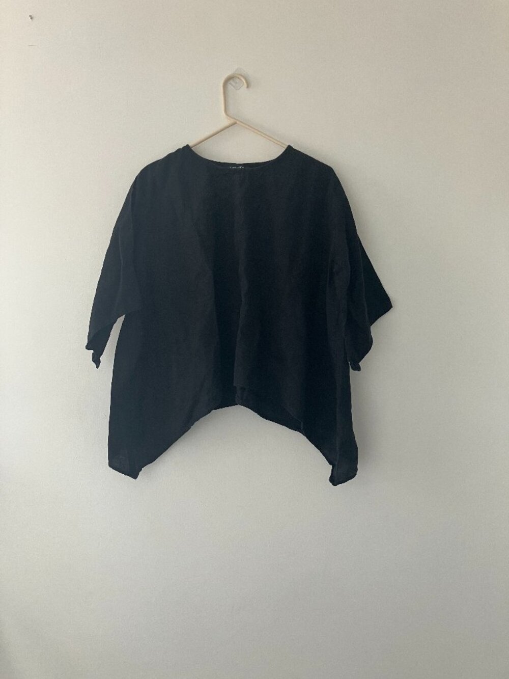 Karen Kane asymmetrical linen top read description for size
